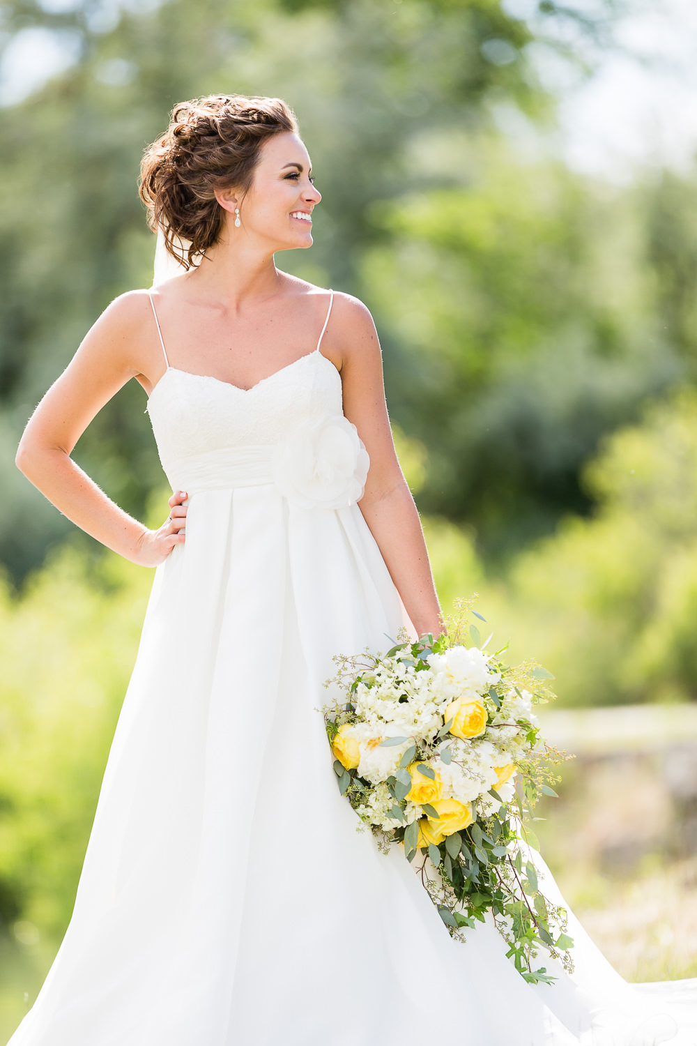 billings-montana-swift-river-ranch-wedding-bride-with-her-bouquet.jpg