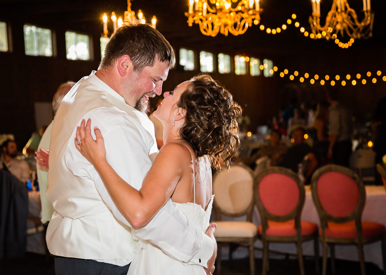 billings-montana-swift-river-ranch-wedding-reception-bride-groom-last-dance.jpg