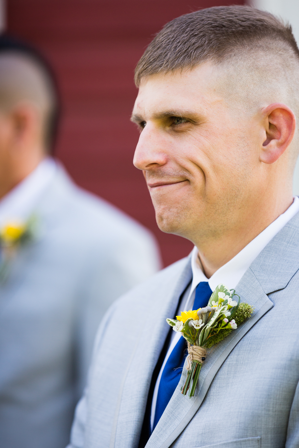 bozeman-montana-wedding-roys-barn-groomsmen-smiling.jpg