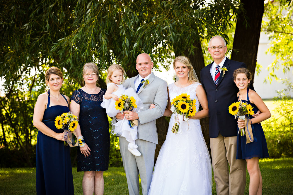 bozeman-montana-wedding-roys-barn-brides-family-formal.jpg