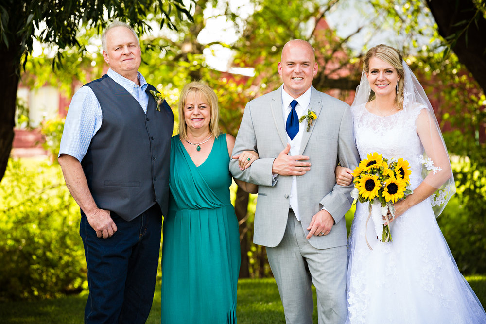 bozeman-montana-wedding-roys-barn-grooms-family-formal-dad.jpg
