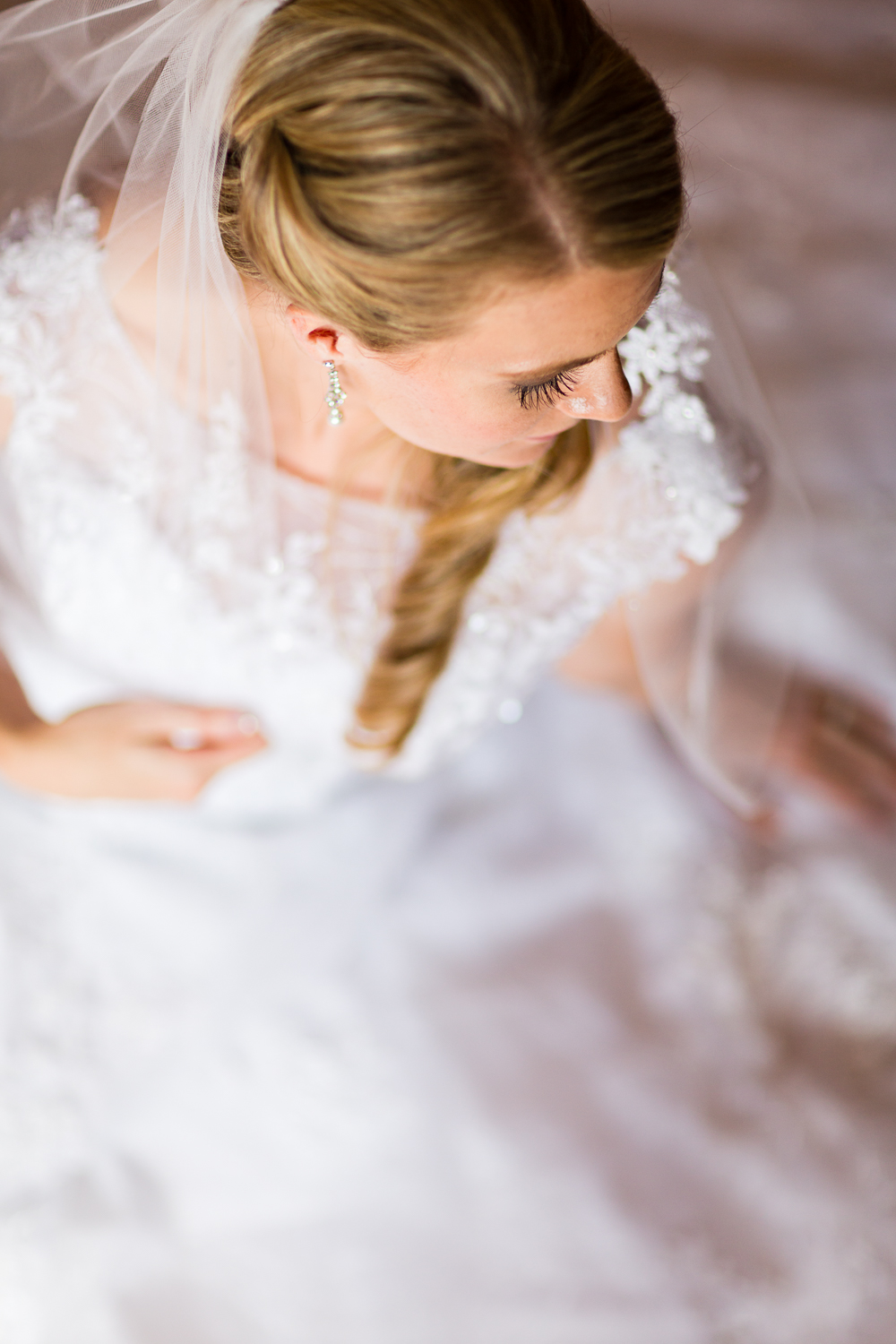 bozeman-montana-wedding-roys-barn-bridal-portrait-preceremony.jpg