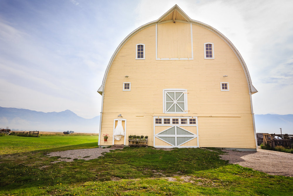 bozeman-wedding-big-yellow-barn-dress.jpg