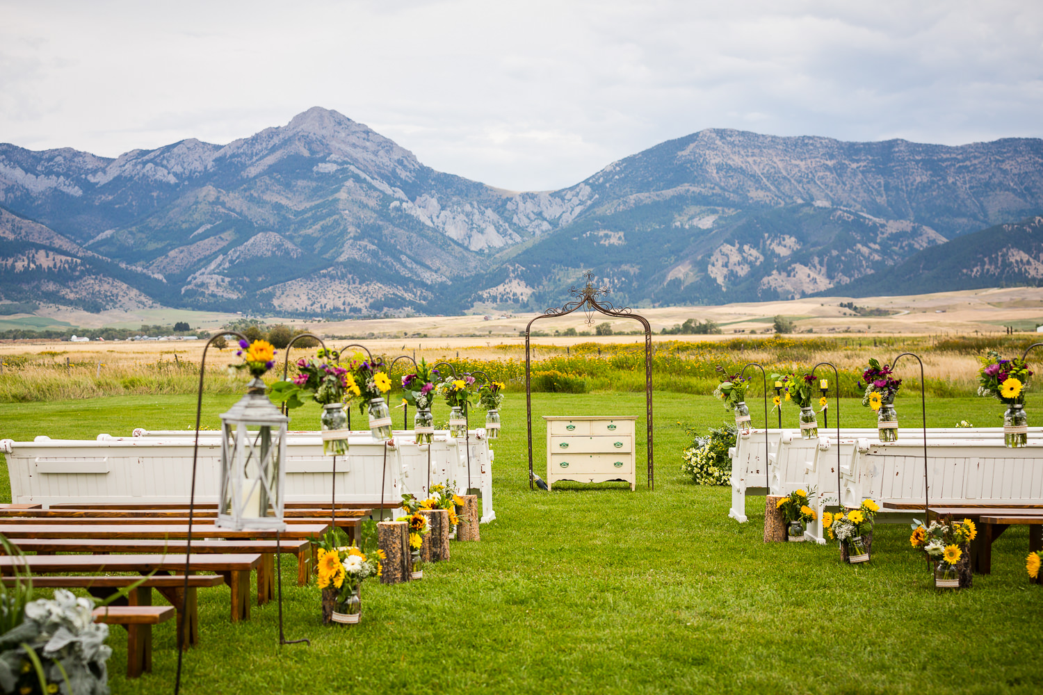 bozeman-wedding-big-yellow-ceremony-aisle.jpg