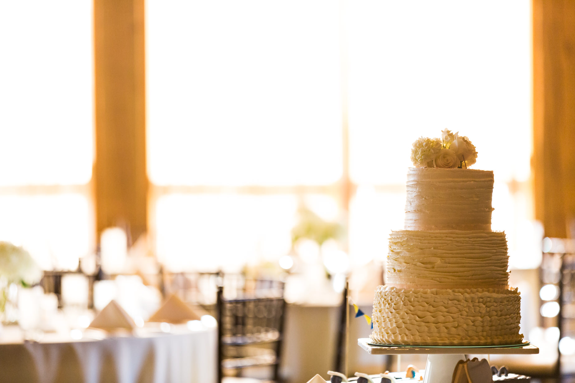 big-sky-resort-wedding-wedding-cake.jpg
