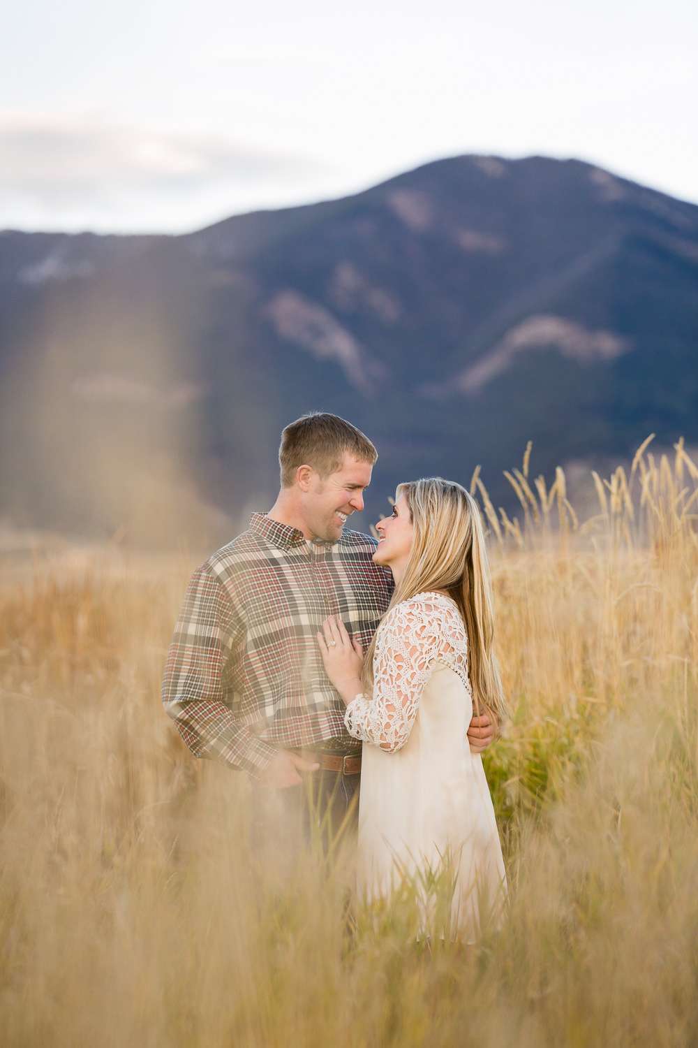 bozeman-montana-engagement-session-intimiate-couple-in-mountains.jpg