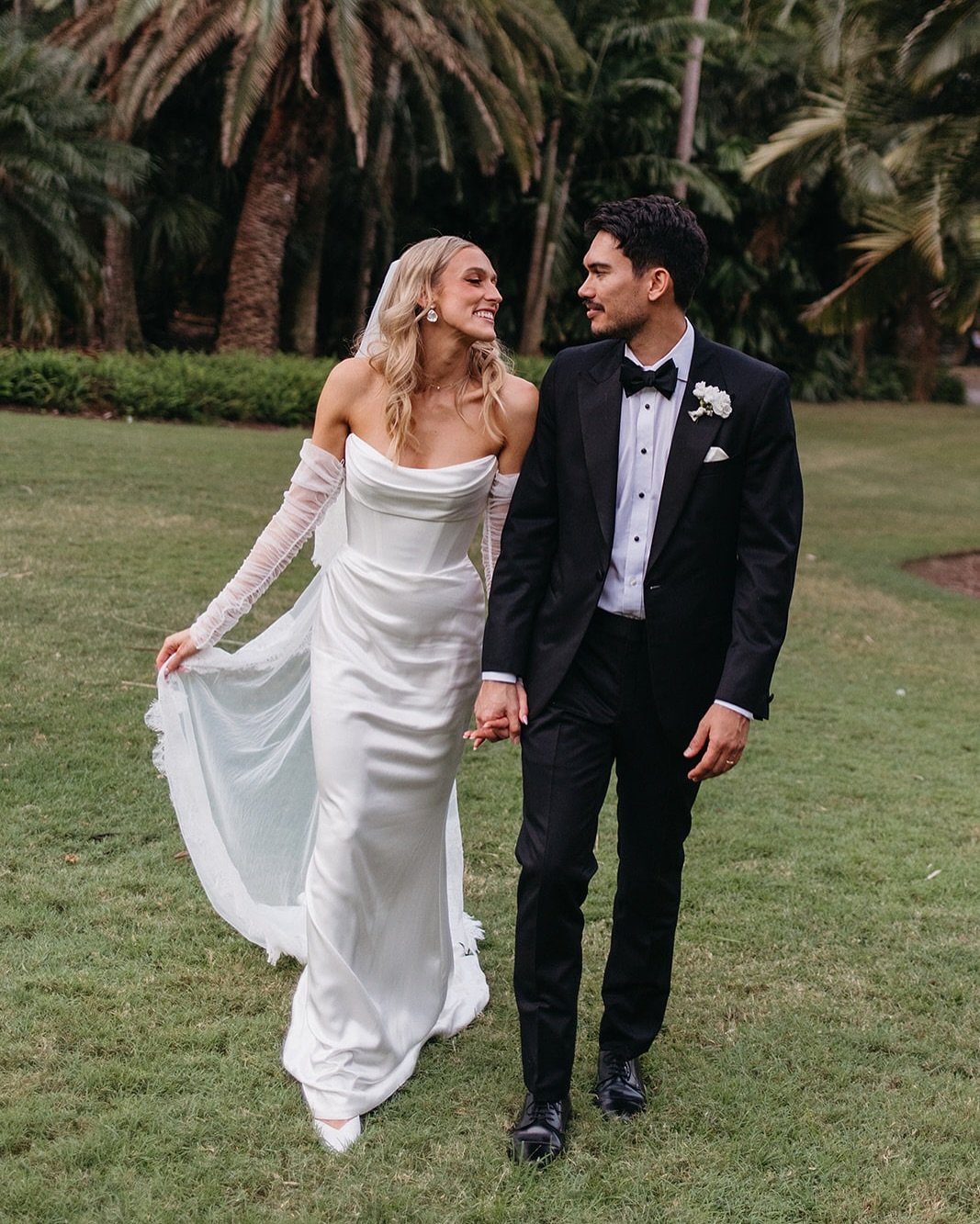 Liz + Isaac ❤️&zwj;🔥🥂 our people 🙌🏼

@lizlawler_ 
@isaaclawler 
@cloudlandbrisbane 
@cloudlandfunctions 
@kyhastudios 
@kyhabride 
@orphicarcanefloristry 
@katedevlin