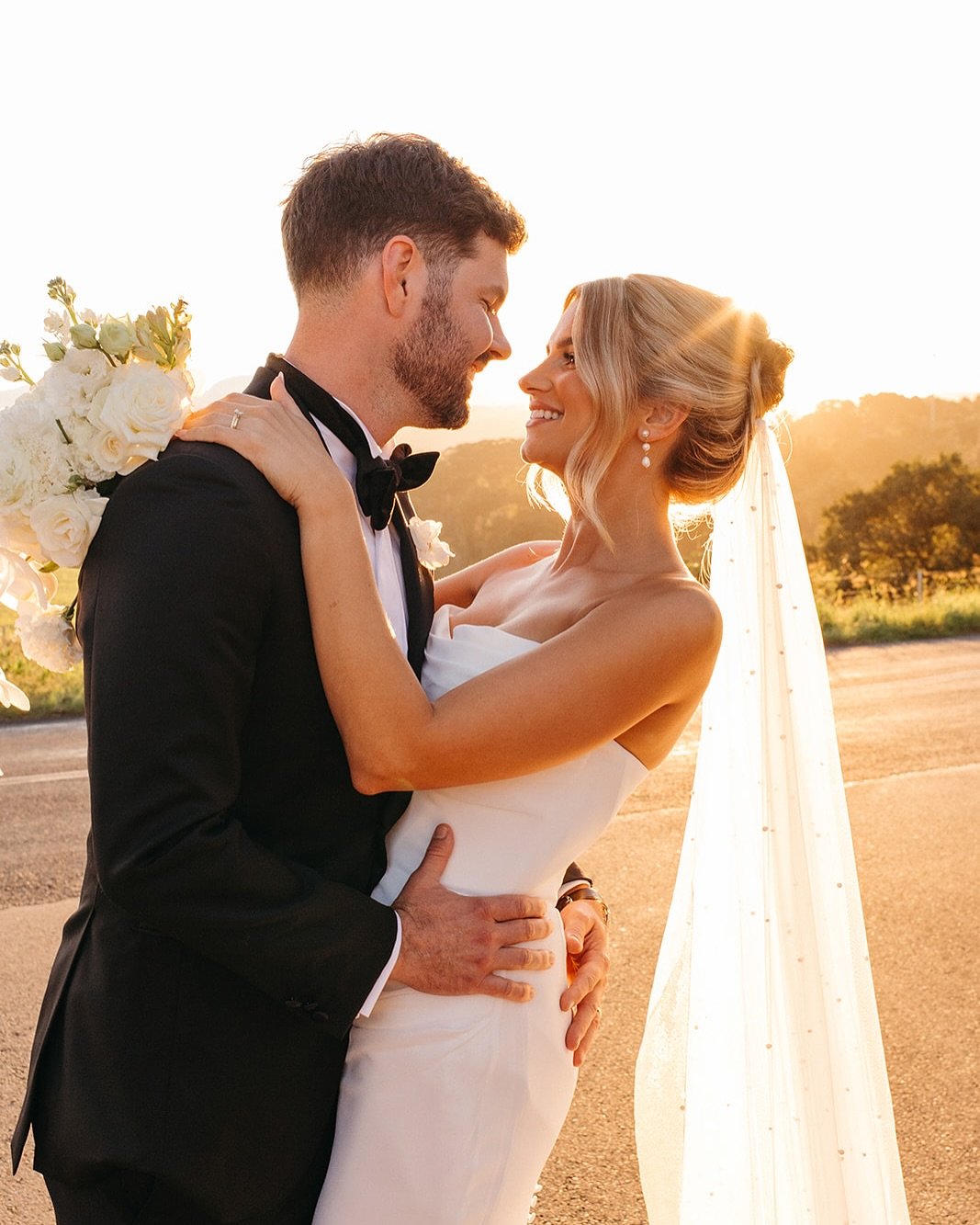 Friday with Dani + James ❤️&zwj;🔥🥂

@danilandgren 
@jameswbaker 
@fins.plantationhouse 
@married_bybeck 
@calderaflowerfarm
@loveisinthehair_byliz
@ericacoffeymua
@joshlinnettmusic
@jeffreidmusic 
@tweedcoastweddings