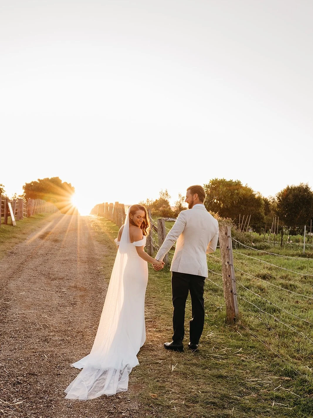 Natalie + Blake 🥂❤️&zwj;🔥

@nataliejhansen 
@blakecritchley 
@thefarmatbyronbay 
@threeblueducks 
@modern_love_celebrant 
@madewithlovebridal 
@flwr_studio 
@natalielucasmua 
@martykmusic 
@bakedbybrooke_gc 
@byronbayweddings