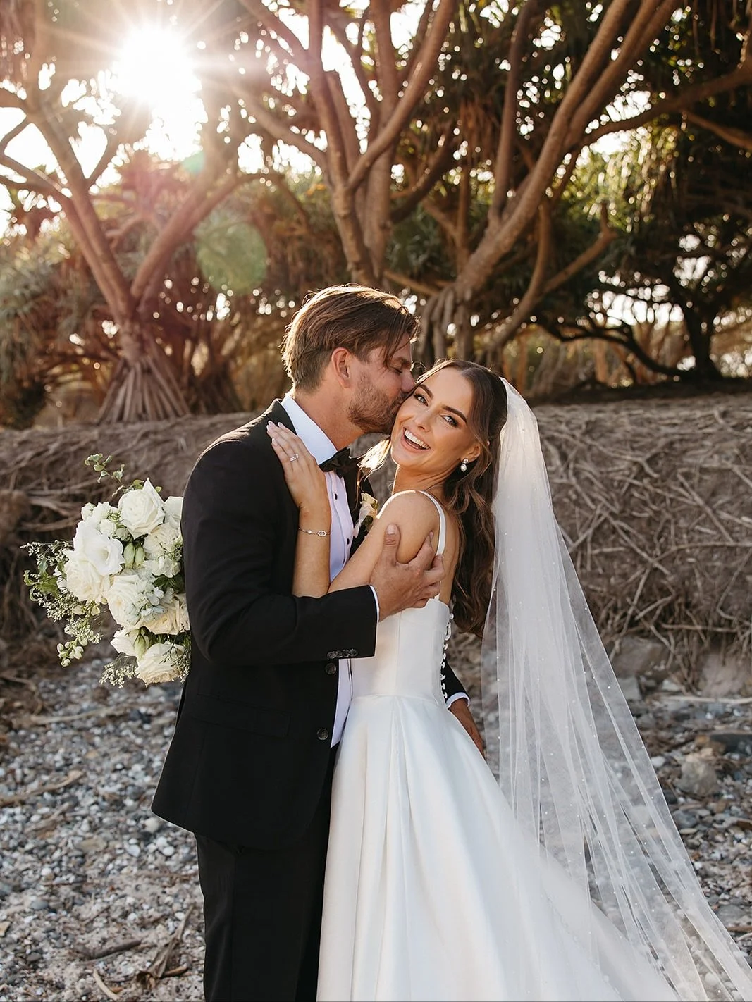 Olivia + Zac ❤️&zwj;🔥🥂

@oliviadickens__ 
@zacdickens 
@osteriaweddings 
@tweedcoastweddings 
@hitchedbyfabs 
@evieyoungbridal 
@astonbridal 
@magnolia.studios 
@madiwolfemua 
@beautybyoliviamayberry 
@petulajadehairstylist 
@kenttonscheck 
@hampto