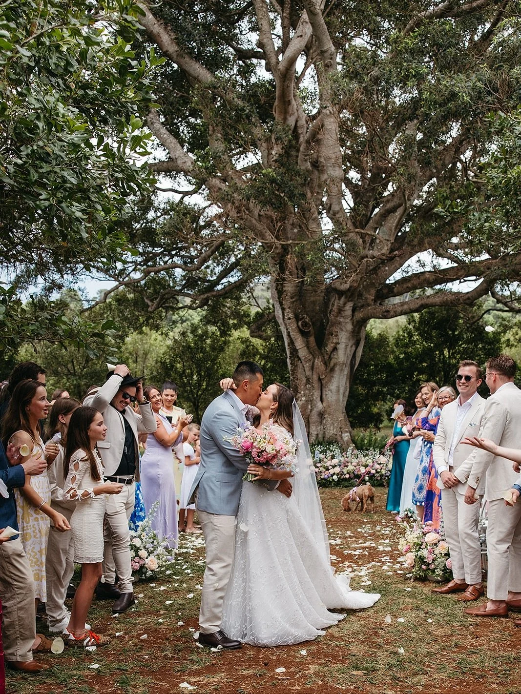 Ellie + Thomas ❤️&zwj;🔥🥂

@ellieperkins 
@tides_byron_estate 
@eventstylistandco 
@modern_love_celebrant 
@rainbridalwear 
@blushandrose_ 
@alexoustonbeauty 
@miaconnorbrides 
@sarahneillhair 
@danielle_guest_music 
@hamptoneventhire 
@eatcakebyron