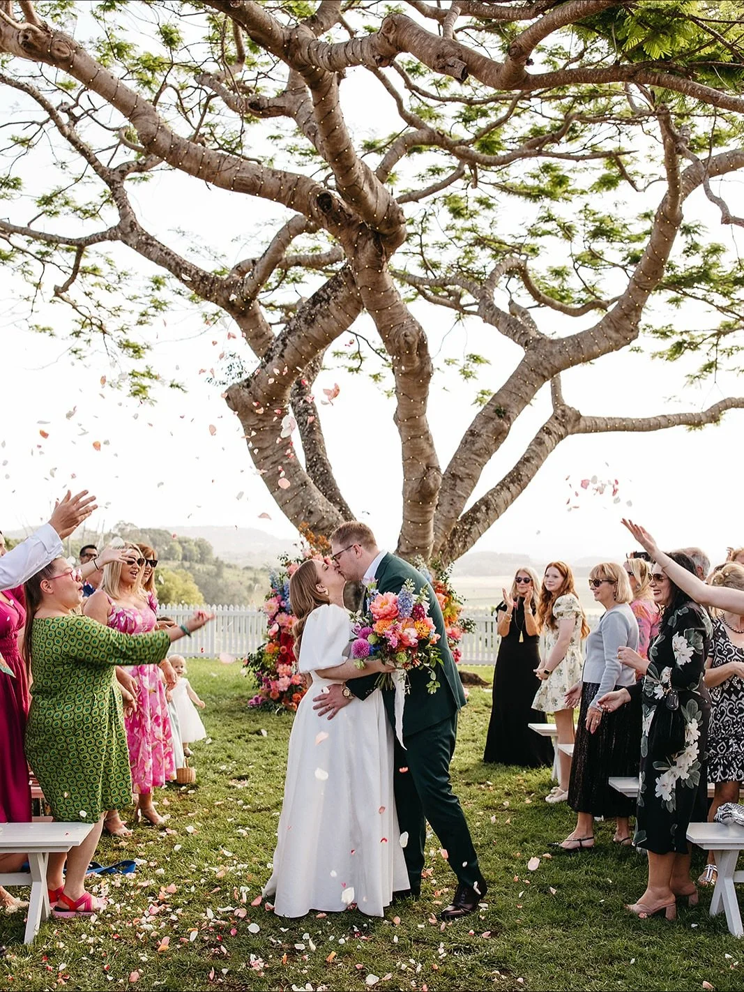 Hayley + Richard&rsquo;s colourful, love filled day ❤️&zwj;🔥🥂
So much fun! 

@botanica_plantationhouse 
@tweedcoastweddings 
@hitchedbyfabs 
@thefrenchpetal 
@thebeautylineup 
@petulajadehairstylist 
@thebakerboysband 
@katharveycheese