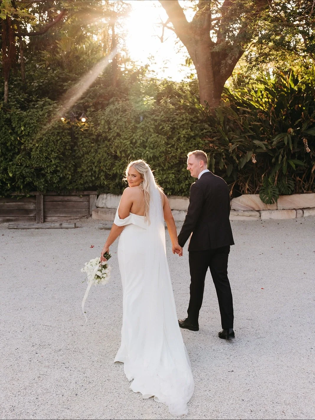 Thursday with Jordie + Will ❤️&zwj;🔥🥂 
The funnest day!! 

@jordie.eaton 
@willeatonn 
@braesideestategc 
@laurenbridgecelebrant 
@mwlbride 
@becandbridge 
@_folea 
@loumakeupartistry 
@by.brielle.hair 
@zencrethary 
@buttermeetssugar_au 
@champagn