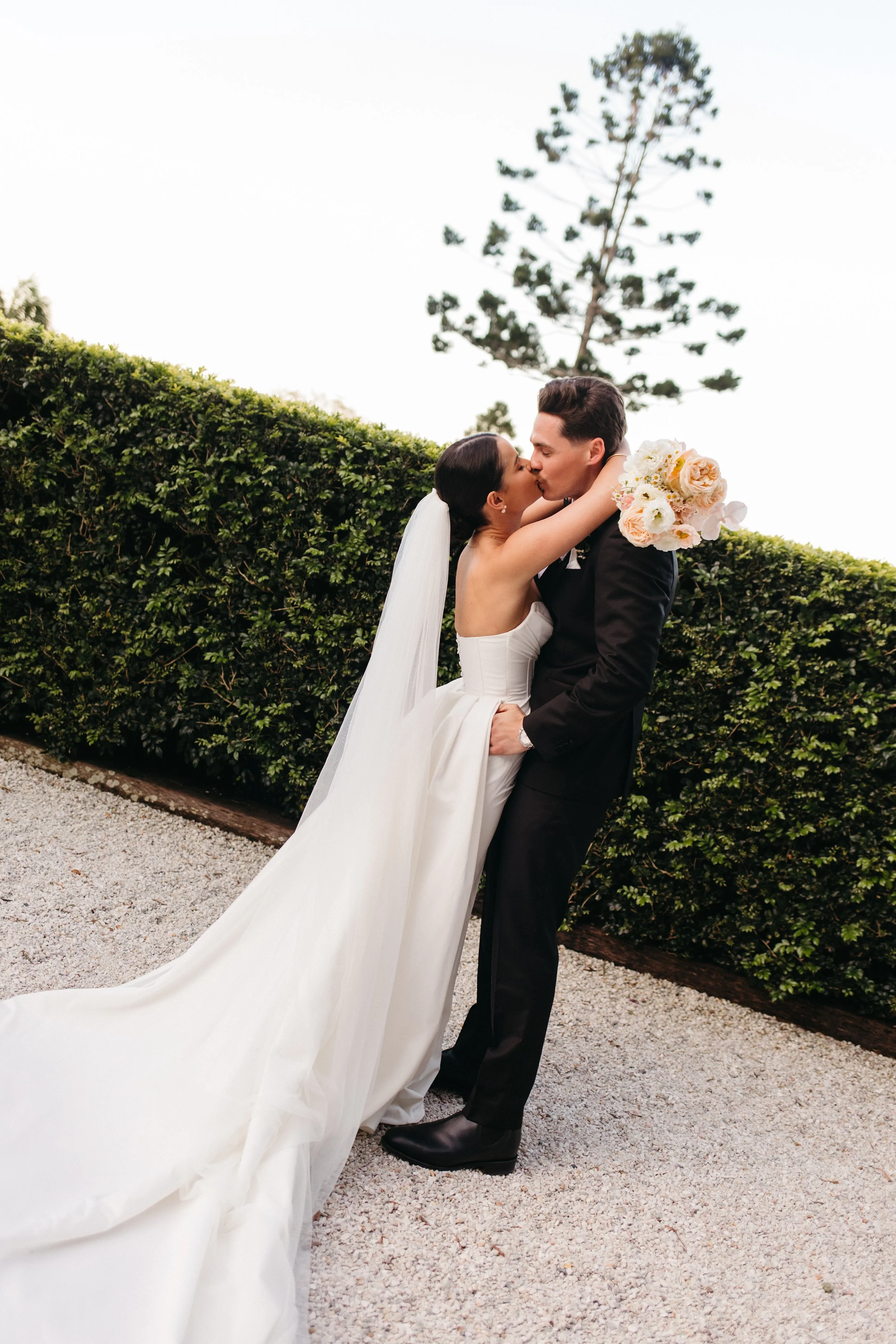 Sarah + Zack - Sneak Peeks-153.jpg