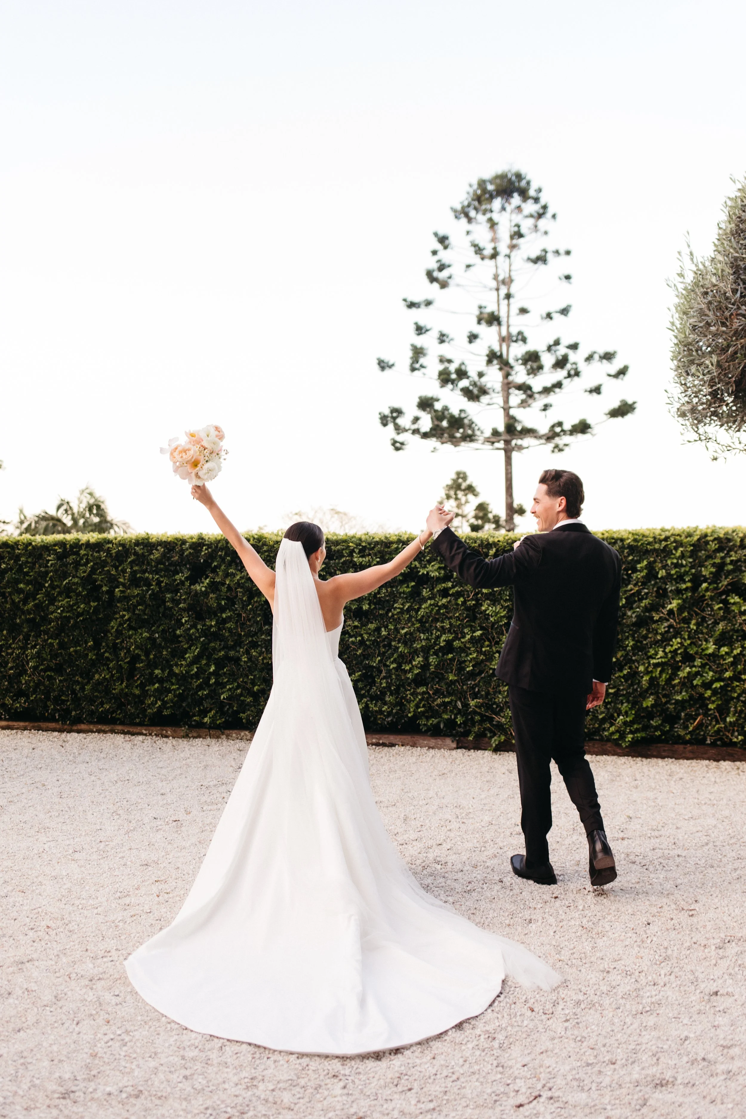 Sarah + Zack - Sneak Peeks-152.jpg