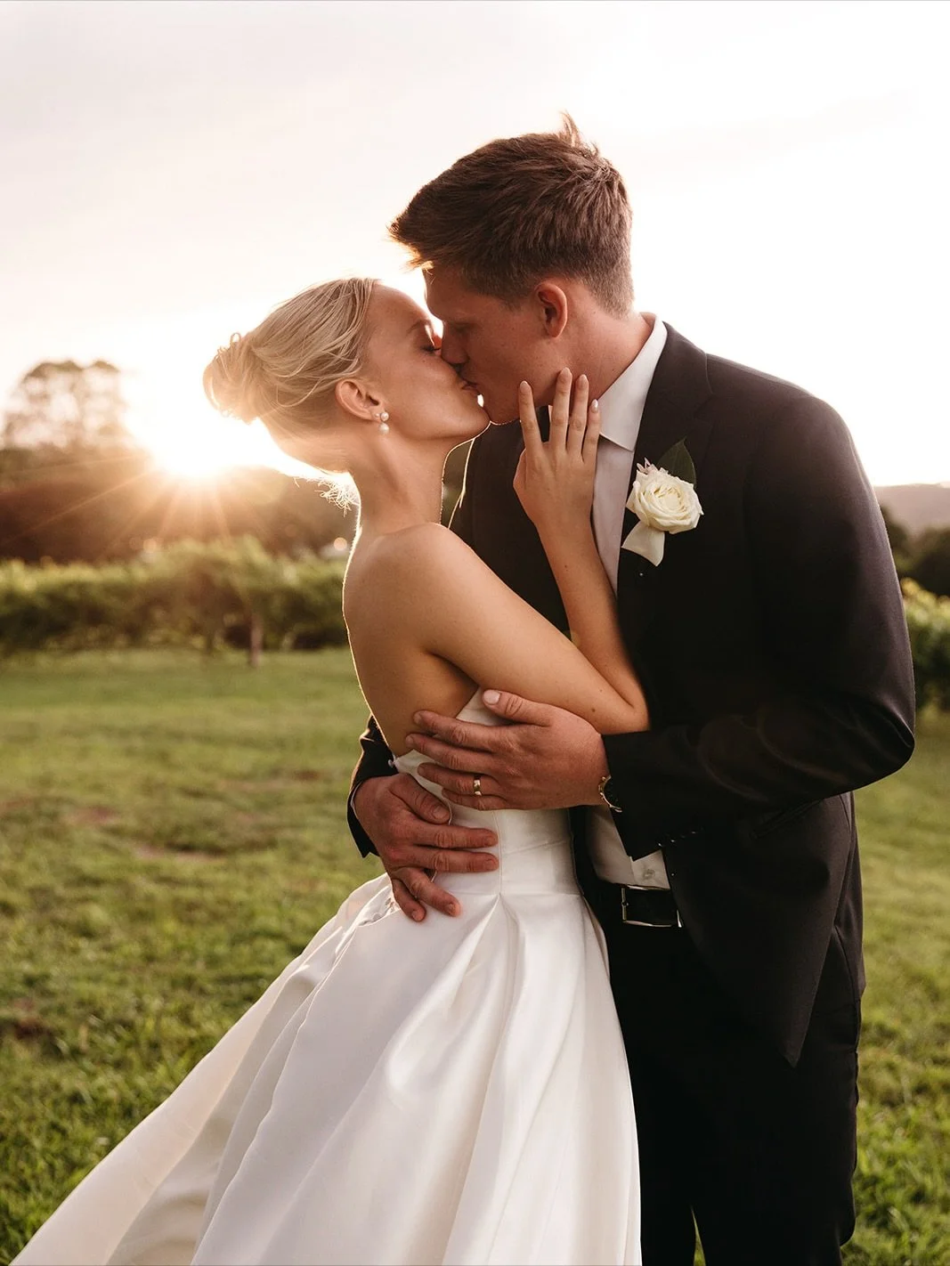 Sunday with Magenta + Joel ❤️&zwj;🔥

@joelroosen 
@magentaroosen 
@summergroveestate 
@flowers_by_forrest 
@whitelilycouture 
@tweedcoastweddings 
@makeupbylynejana 
@hairbylaceygc
