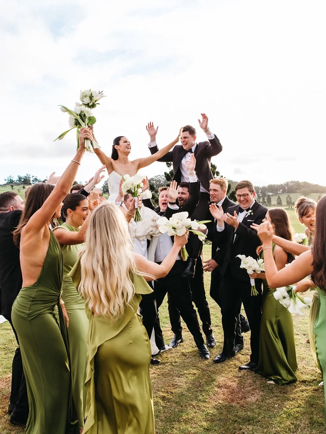 Beth + Dugie 🥂❤️&zwj;🔥 no notes 🤏🏼

Photo - @wilde.visual 
Legends - @__bethcampbell @dugiehill 
Venue - @beechmontestate 
Dress - @viviennewestwood 
Florist - @bunchitup 
Makeup - @lillyrathie @rachelleferraramakeup 
Hair - @missyveyret 
Enterta