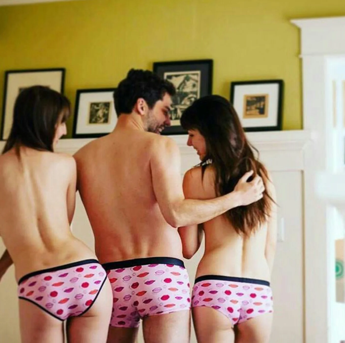 107 - A Very Poly Valentine's Day (Live Show)