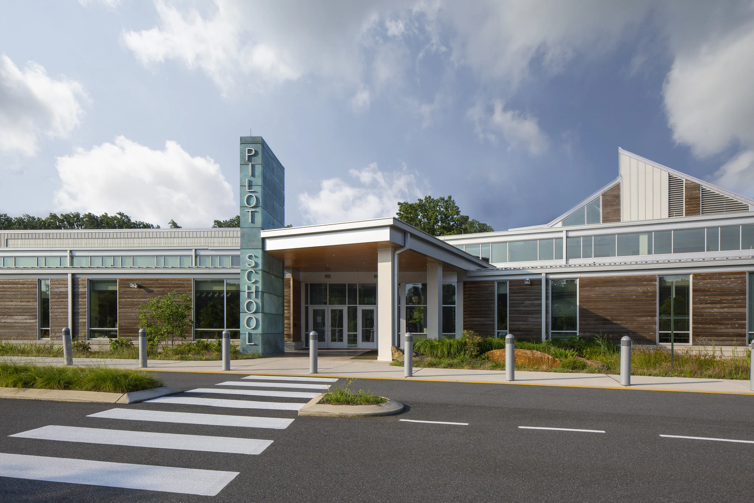 The Pilot School in Wilmington, DE. Architectural exterior photograph of academic spaces. Melissa Newman.