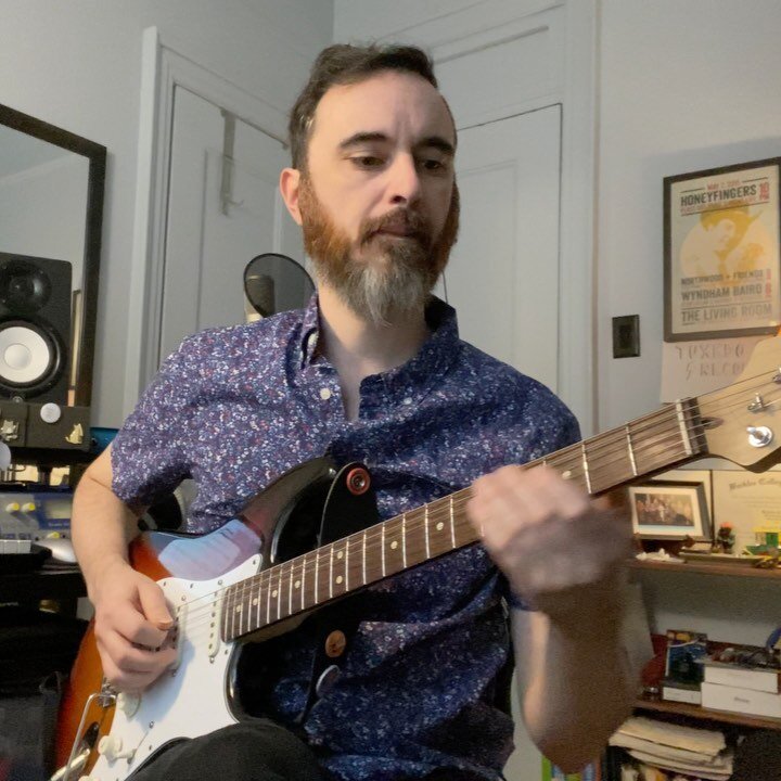 Here&rsquo;s a quick lick over Amin7, using chromatic neighbor tones. Swipe 👉for the tab and standard notation!
.
.
.
.
.
#guitar #lesson #guitarlessons #chromatic #jazz #fusionguitar #ditmasparkguitar #riffwars