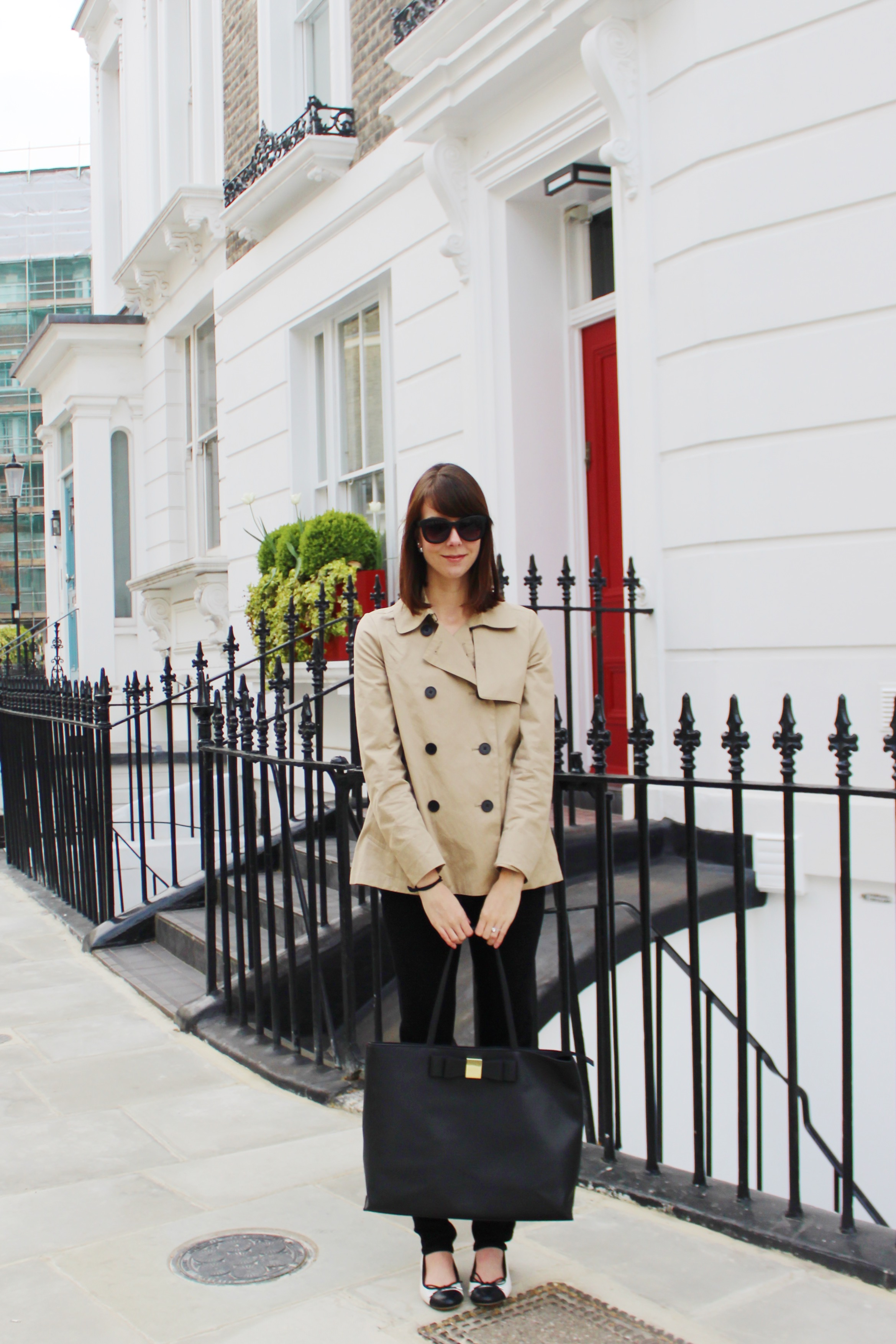 London To-Do's - Everlane Swing Trench | Sundays and Somedays