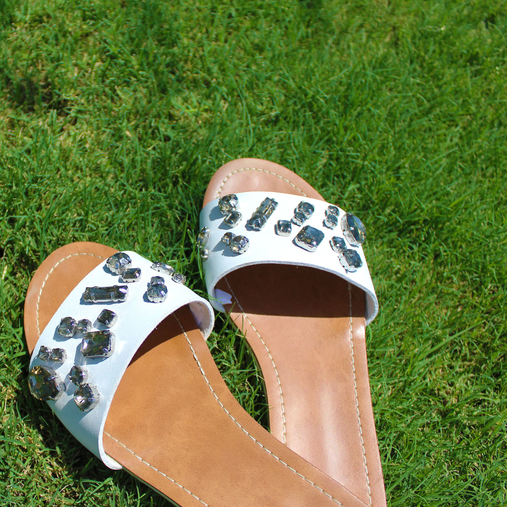 Oversized jeweled sandals in Palm Springs | Sundays and Somedays