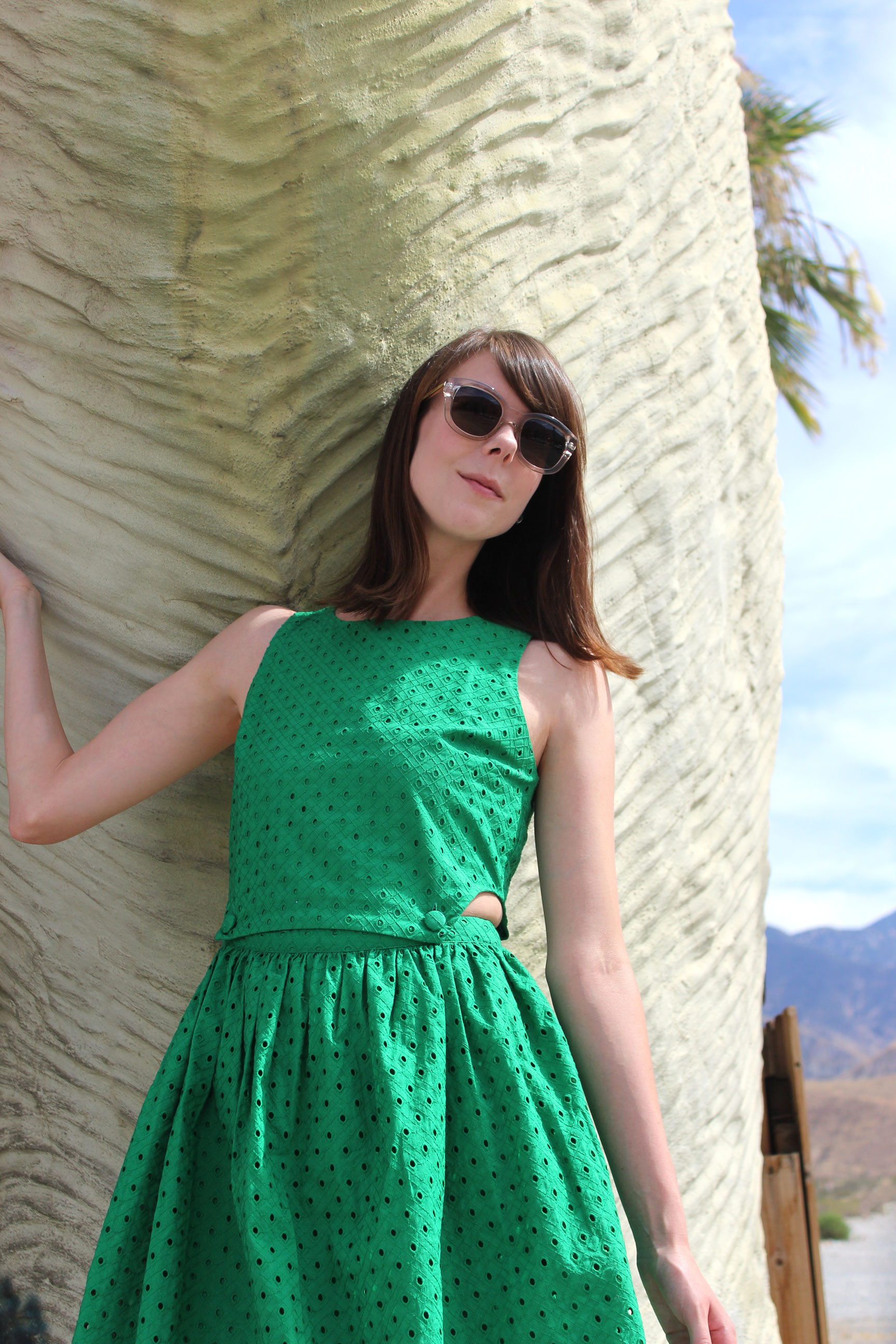 Dinosaurs in the desert - wearing a green Topshop dress to match the Cabazon dinosaurs | Sundays and Somedays