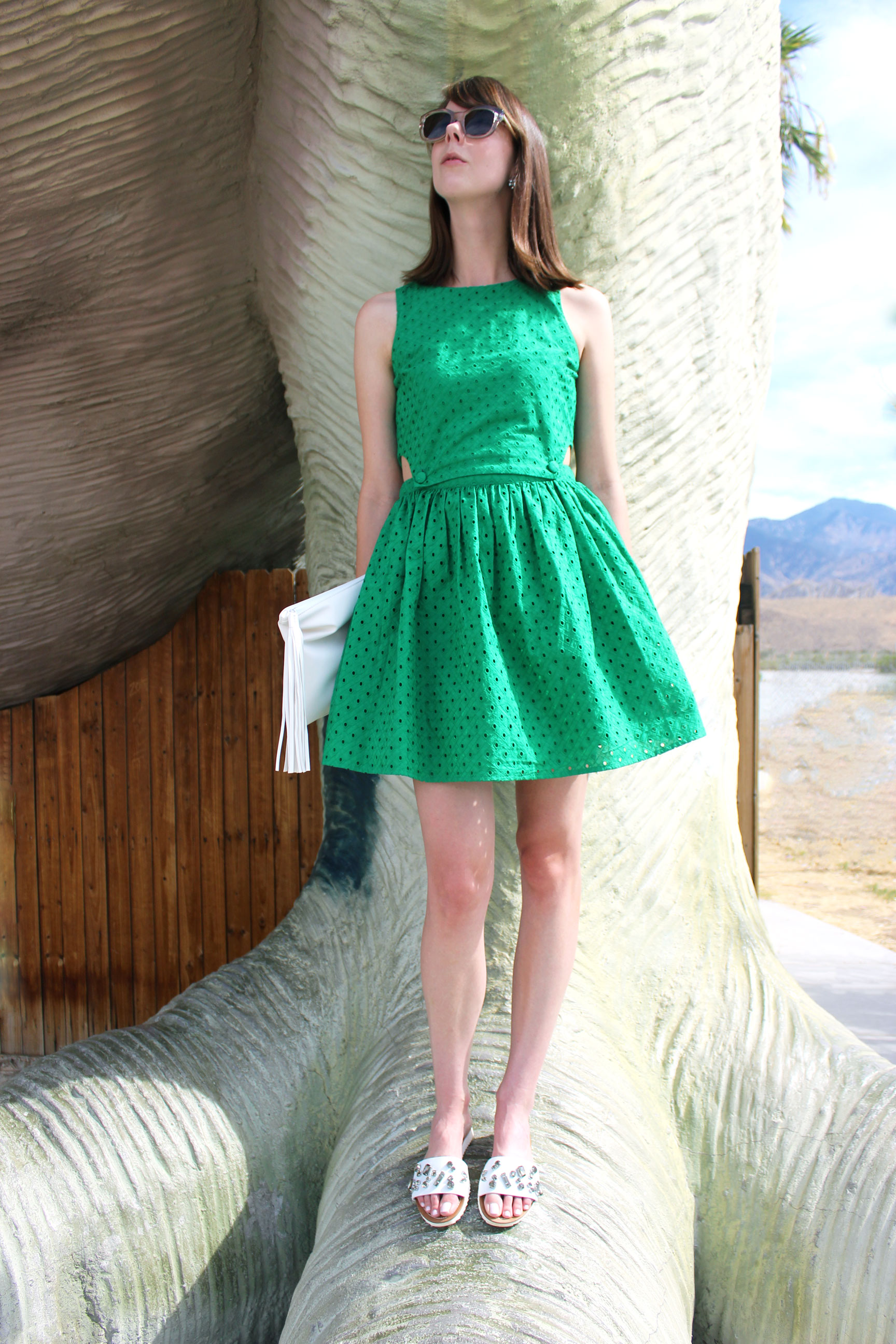 Dinosaurs in the desert - wearing a green Topshop dress to match the Cabazon dinosaurs | Sundays and Somedays