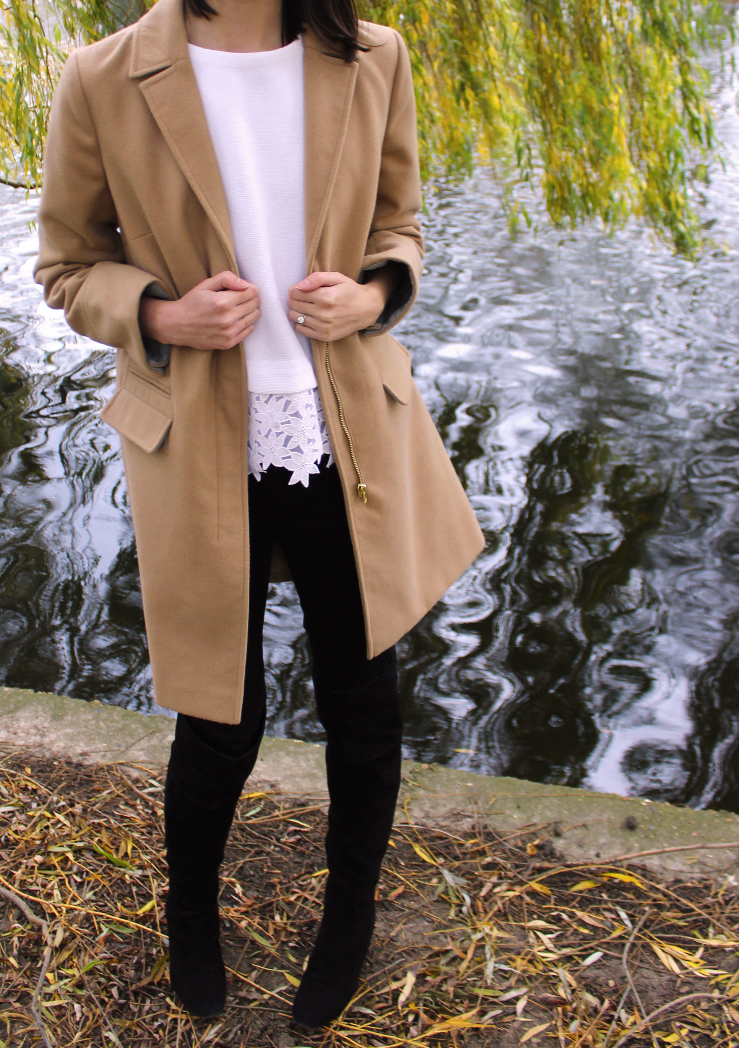 Camel, black, and white - a timeless color combination for fall and winter!