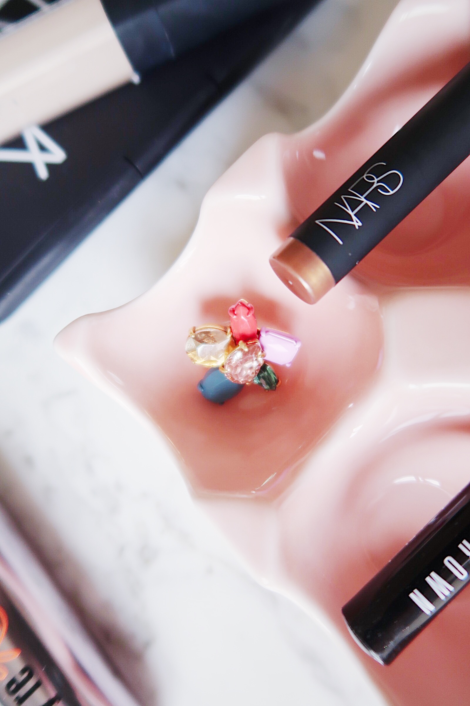 Summer Makeup Staples | Bobbi Brown eyeliner, Nars shadow stick, Nars creamy concealer, BareMinerals bronzer, Benefit They're Real mascara, Blink Browbar eyebrow gel | Sundays and Somedays
