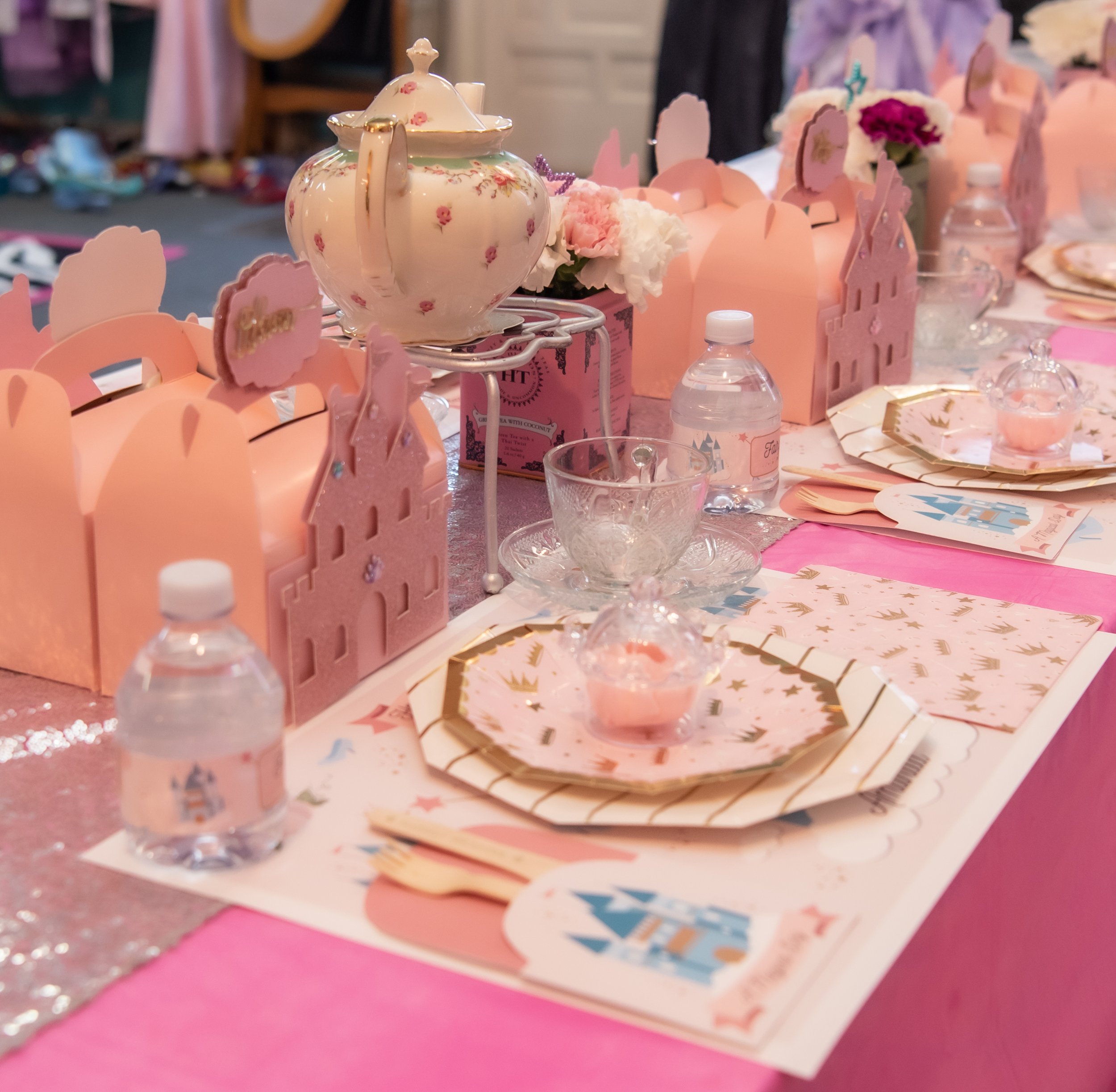 Amand's 8th birthday party-table.jpg