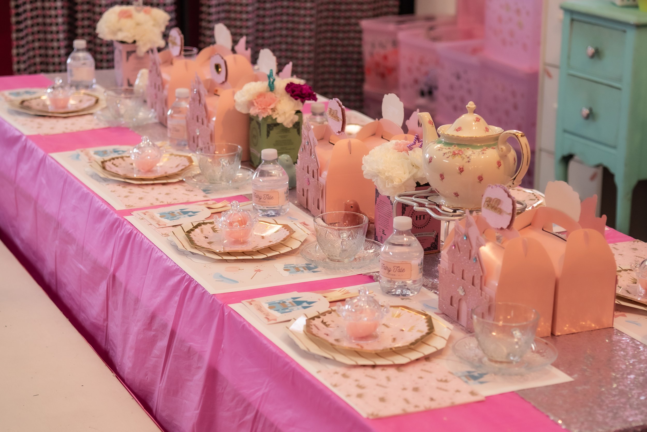 Amand's 8th birthday party-table-2.jpg