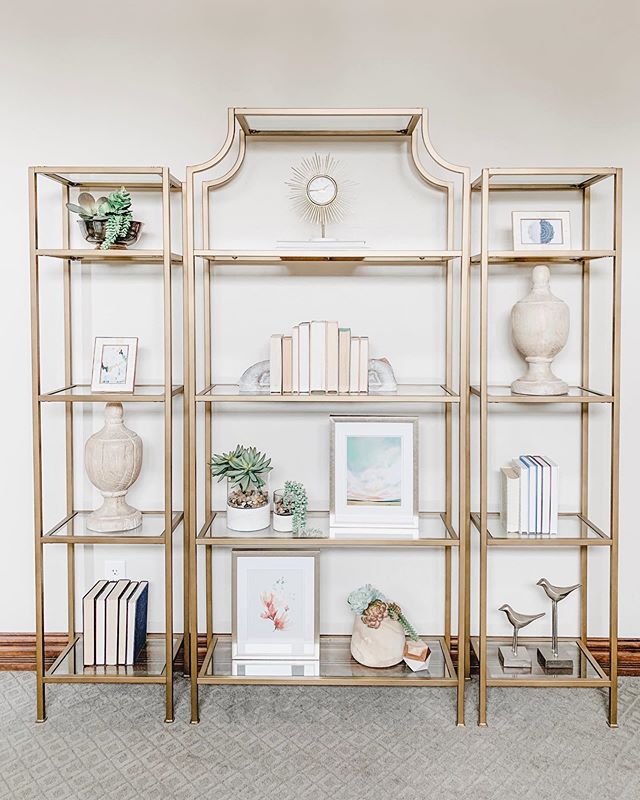 I love styling shelves! It is so fun to mix frames, plants, and decorative objects. Keeping things balanced is important. I like using larger pieces that fill the space vs. a bunch of small nick knacks. .
.
.
#interiordesign #utahdesign #shelves #blu
