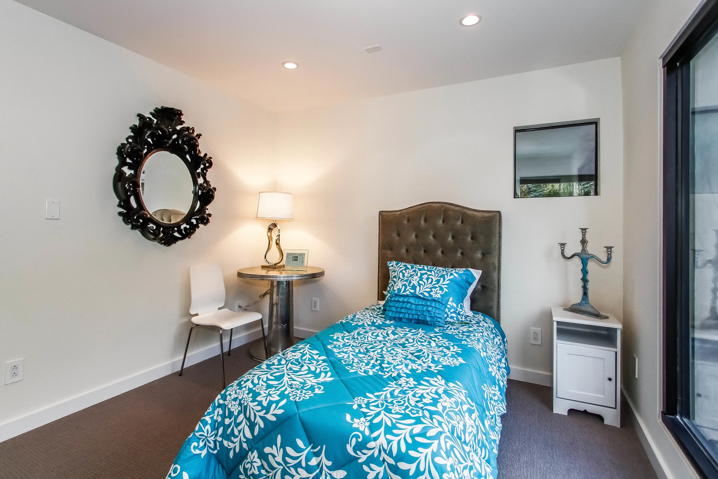 000-Bedroom-496990-print.jpg