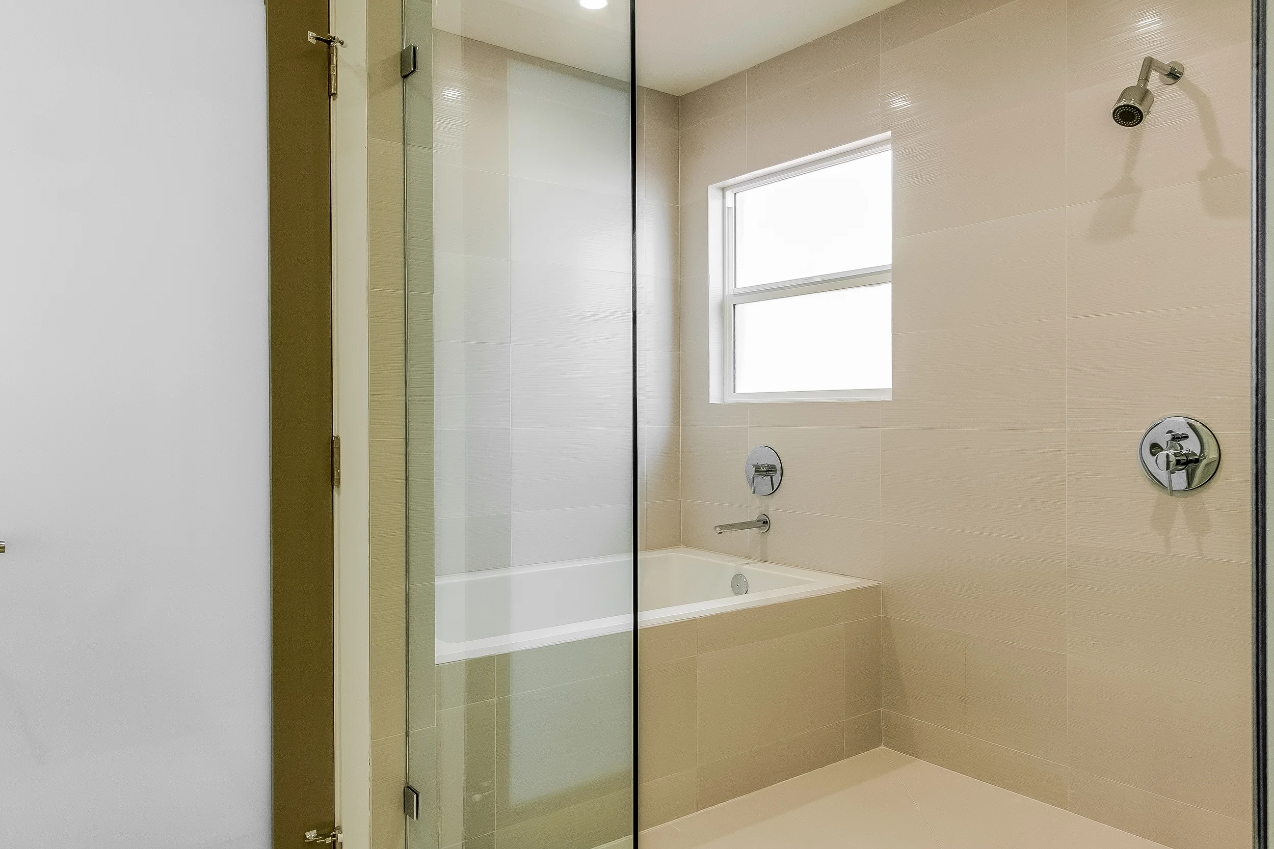 025-Master_Bathroom-860647-print.jpg