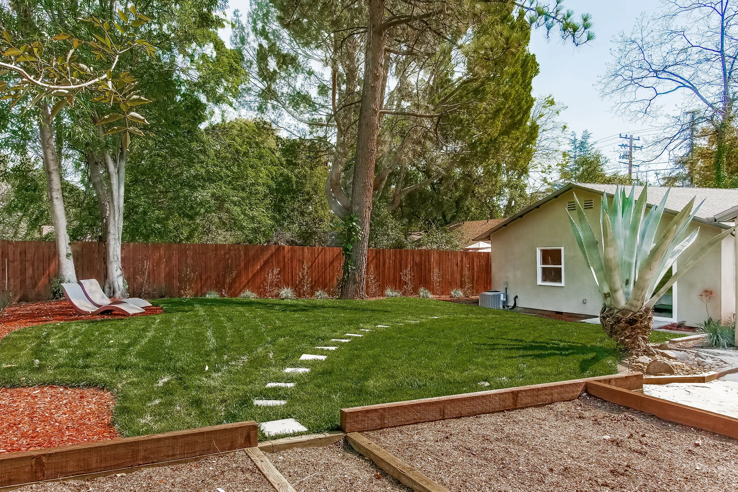 035-Backyard_Vegetable_Garden-860681-print.jpg