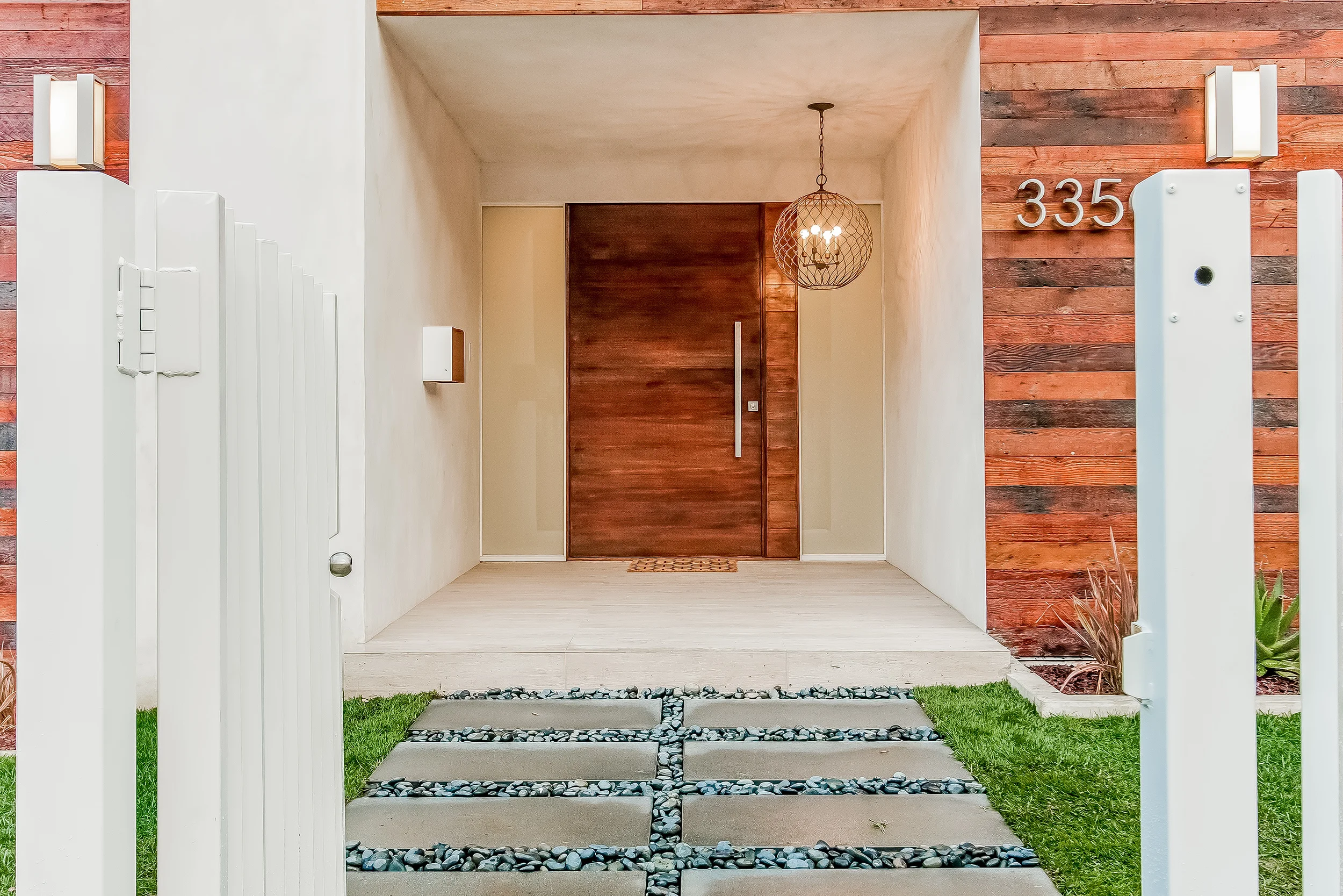 004-Stunning_Entrance-842635-print.jpg