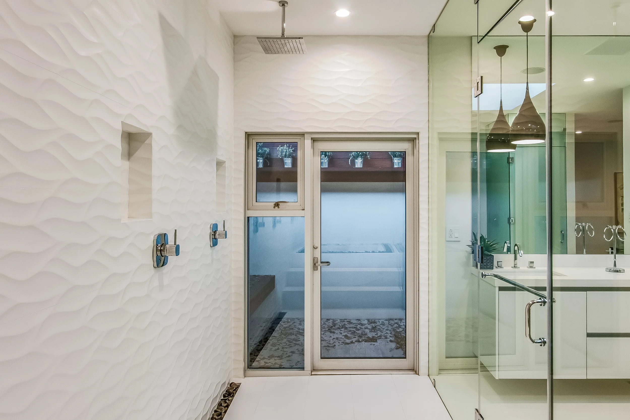 030-Spa_Style_Wet_Room-802573-print.jpg