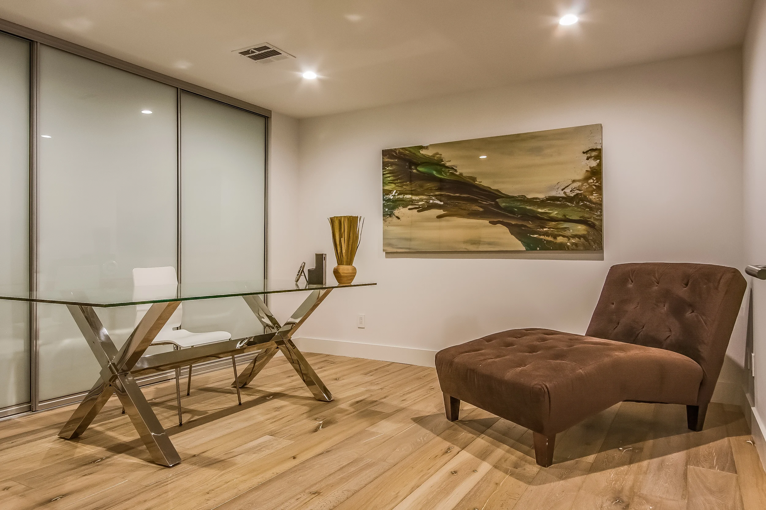 047-Office_-_Guest_Room-802604-print.jpg
