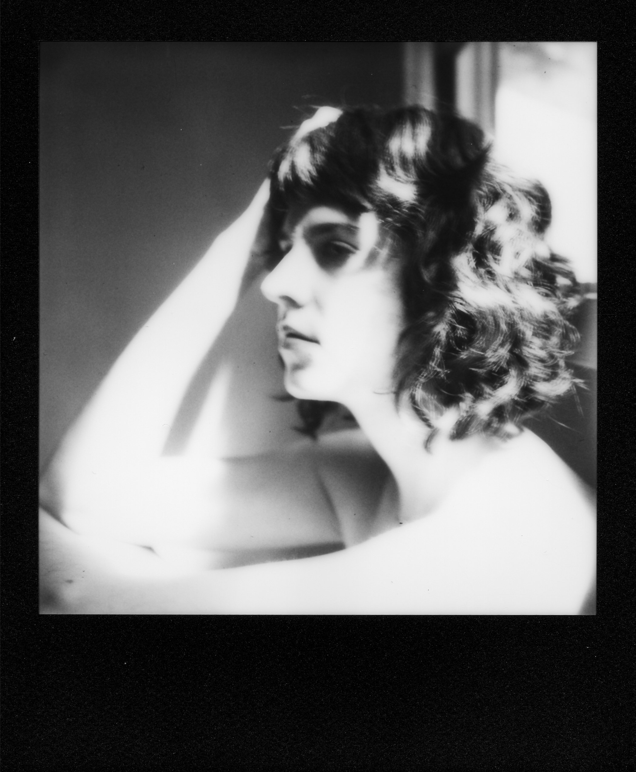sx70sonar_bw_03.jpg
