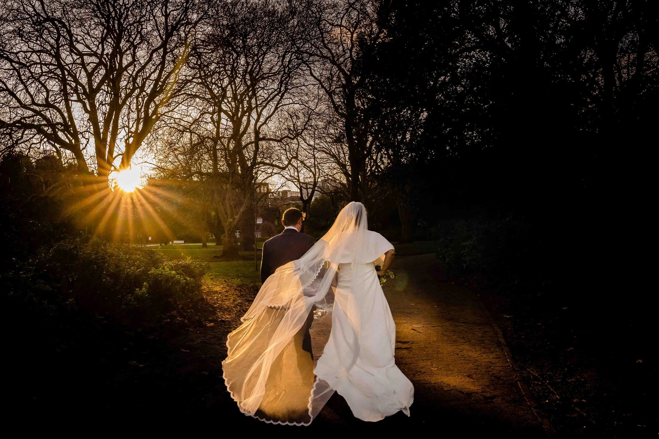 Sunset portrait of a wedding couple in St Stephens green, Dublin