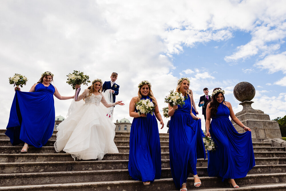 bridal party photo preparation