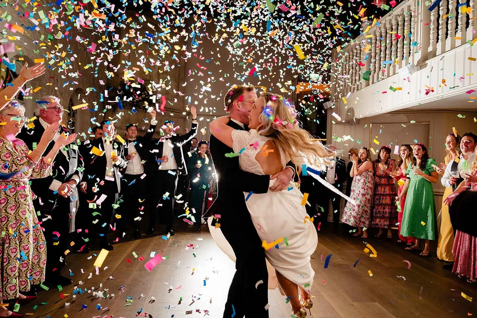 Wedding couple dancing in the cliff @ lyons under confetti