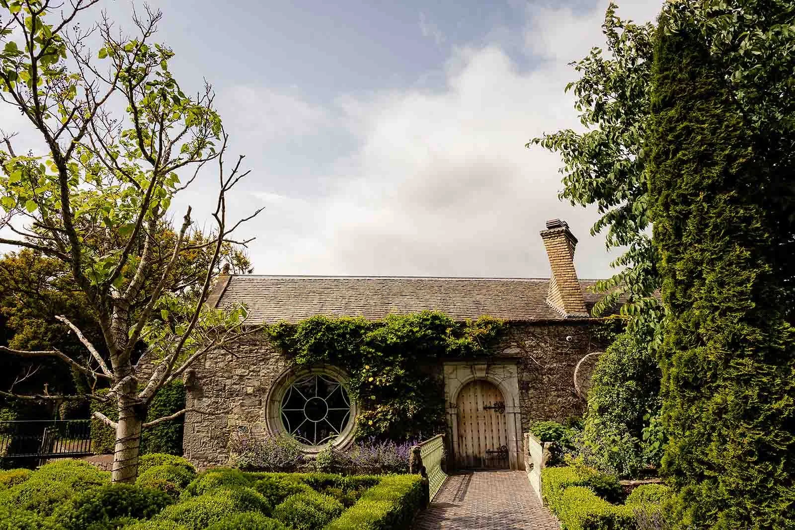 Cliff at Lyons Wedding Photographer: An Insider's Guide (2026)