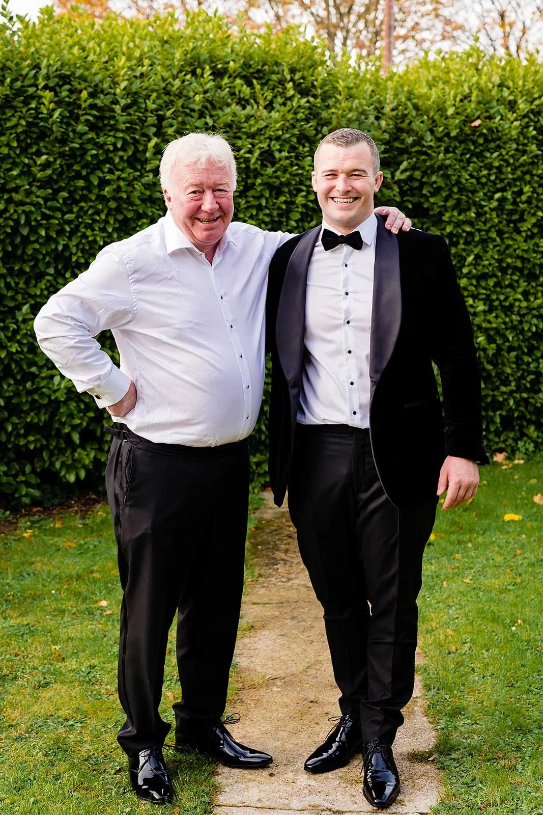 castle leslie wedding photographer groom prep photos kevin kheffache-13.jpg