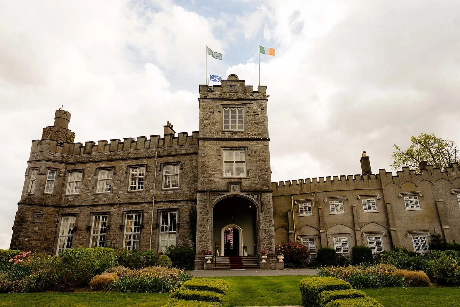 1. luttrellstown-castle-wedding-photography-morning-1.jpg