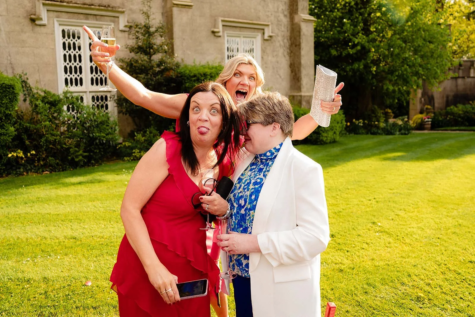 2. luttrellstown-castle-wedding-photography-outdoor drinks-12.jpg