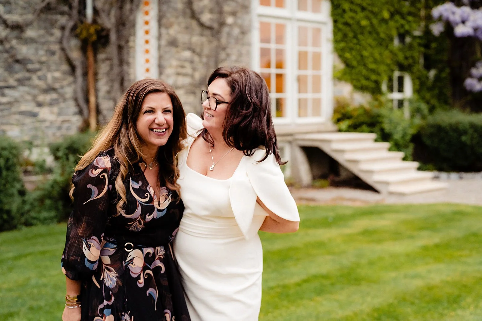 2. luttrellstown-castle-wedding-photography-couple and pseeches-7.jpg