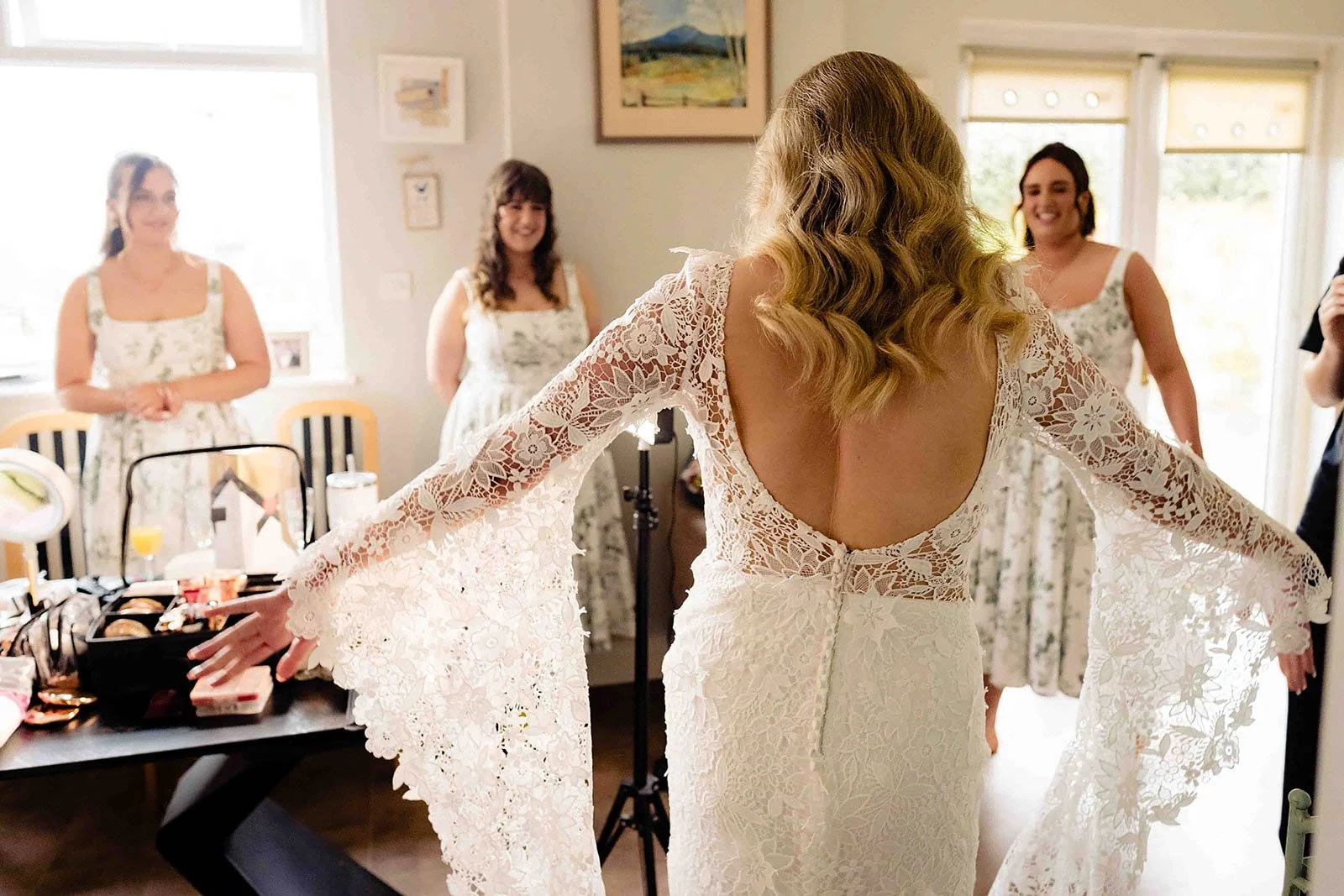 1. wicklow-wedding-photographer-bride-getting-ready-laura-15.jpg