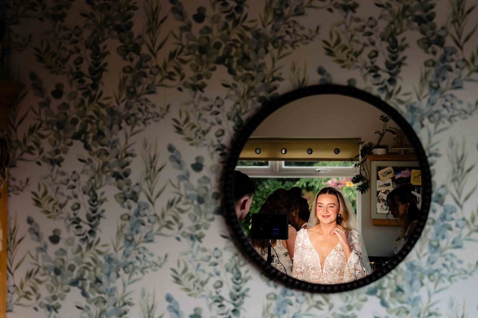 1. wicklow-wedding-photographer-bride-getting-ready-laura-21.jpg